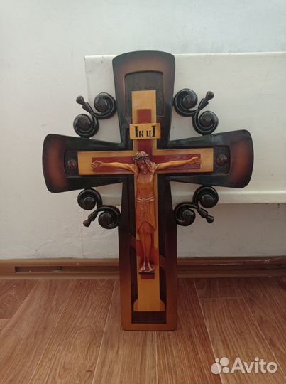 Крест ручной работы на стену новый