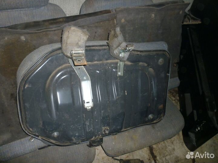 Низ заднего сиденья Subaru Impreza GF2 wagon