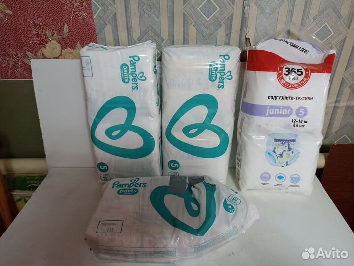 Подгузники трусики pampers 5, и 365 дней 5