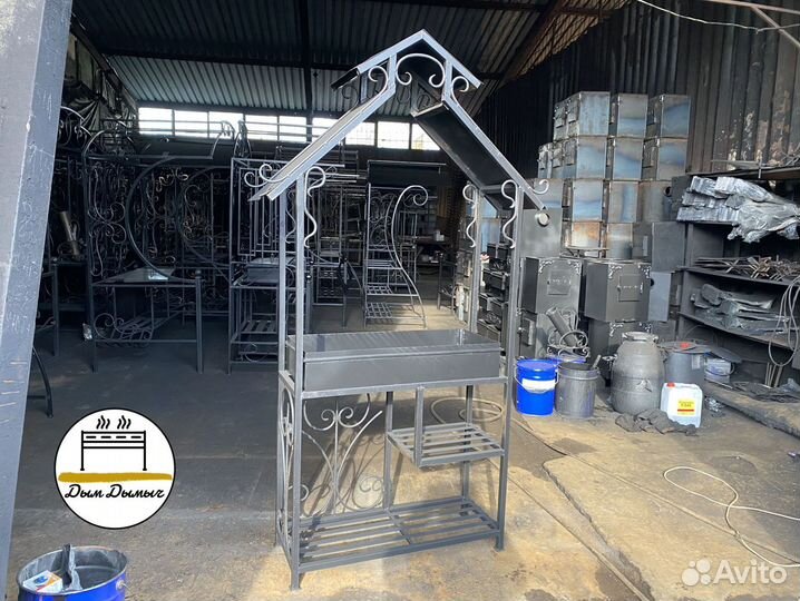 Мангал с крышей