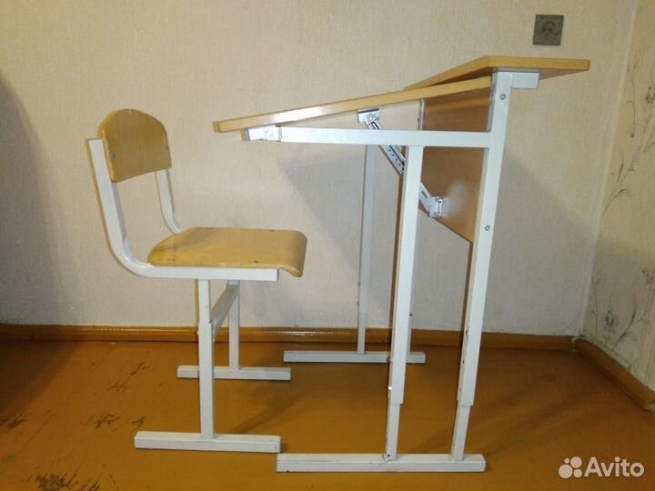 Растущая парта и стул бу