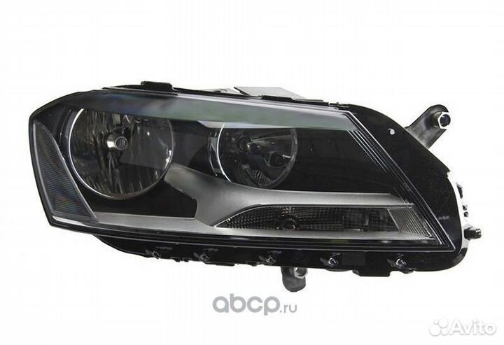 Фара правая VW Passat B7