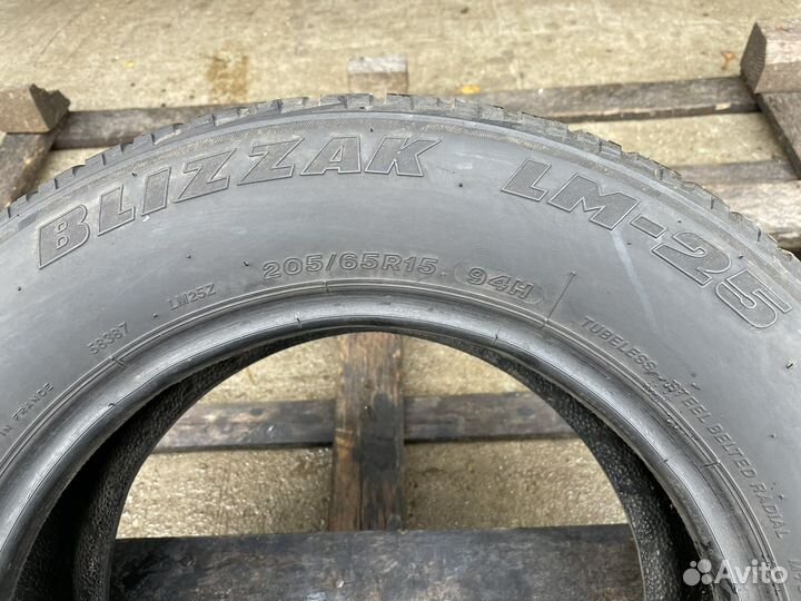 Bridgestone Blizzak LM-25 205/65 R15
