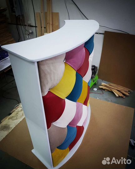 Стойка ресепшн пэчворк честер