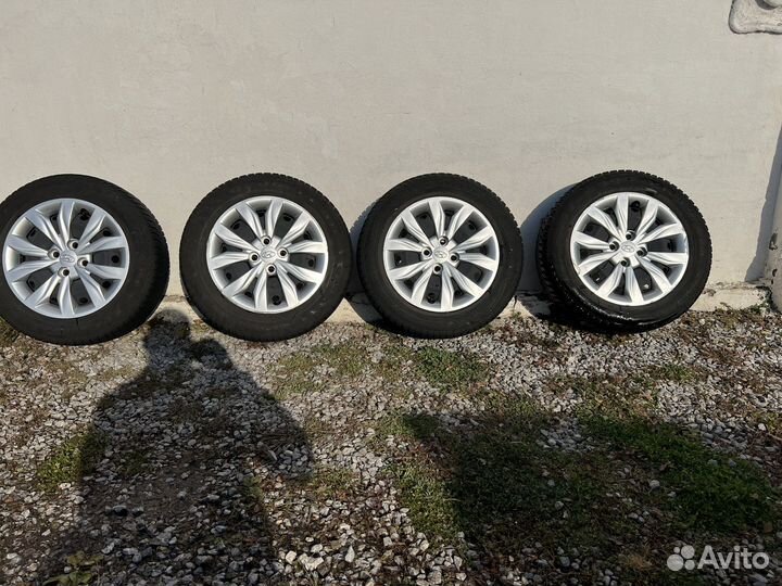 Комплект колес r15 Hyundai Solaris