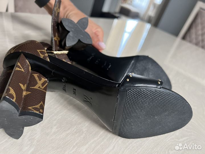 Босоножки louis vuitton