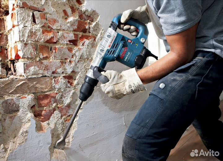 Очистка краска со стен, демонтаж стен и полов