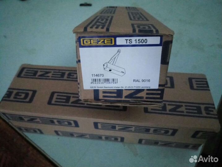 Доводчик дверной Geze TS1500