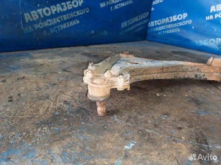 Передний левый рычаг Opel Omega B седан X20SE 1998