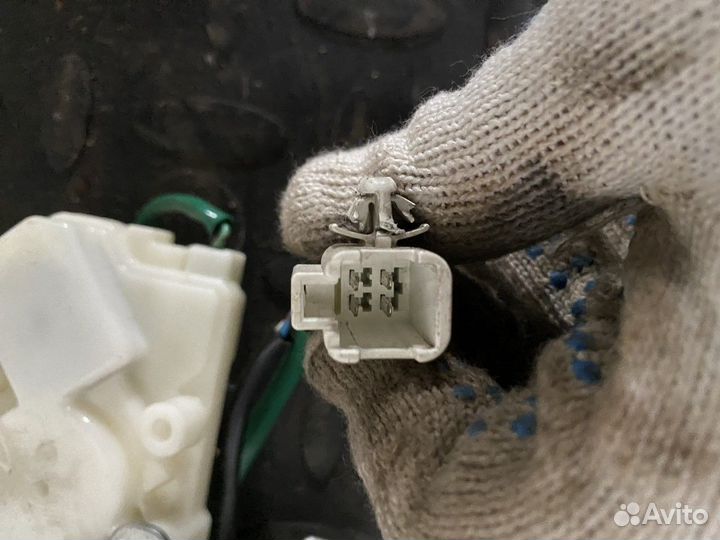 Замок багажника Прадо 150