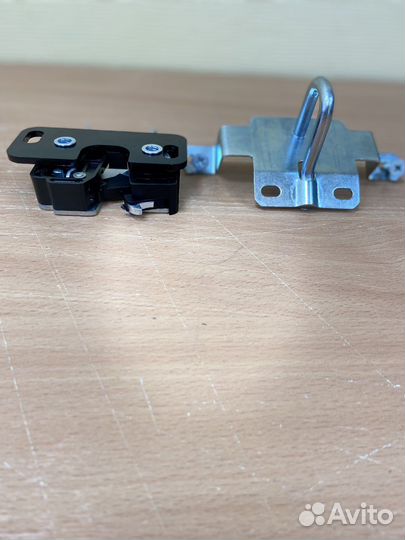 Бесшумный замок багажника Нива