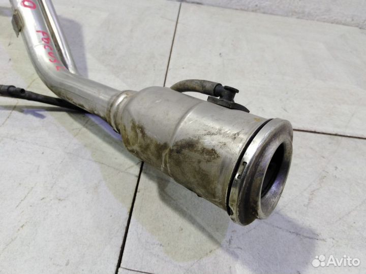 Топливно-заливная горловина