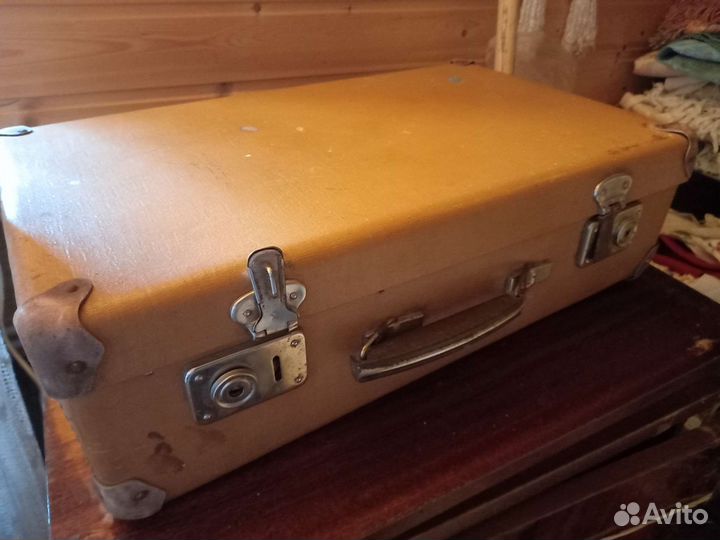 Чемодан антикварный
