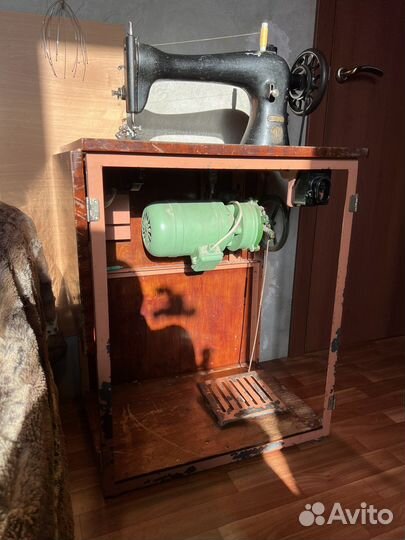 Швейная машинка Singer, рабочая