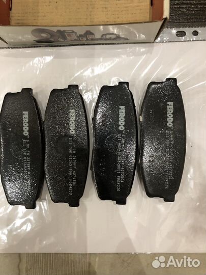 Колодки тормозные Akebono LC200 Sequoia LX570