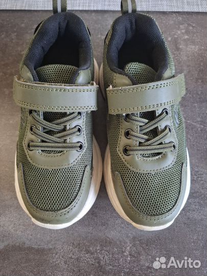 Кроссовки детские