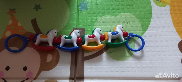 Растяжка погремушка на коляску/кроватку лошадки