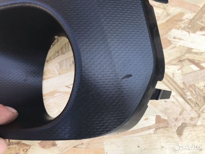 Решетка в бампер левая Subaru Forester 5 SK S14