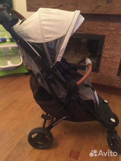 Прогулочная коляска yoya