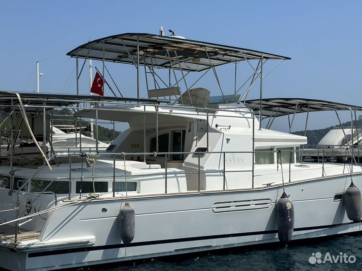 Lagoon 43 power cat
