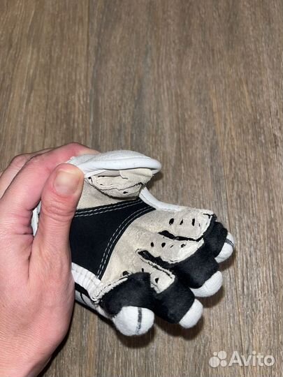 Краги хоккейные Easton размер 8