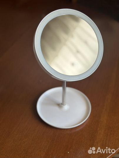 Зеркало с подсветкой для макияжа