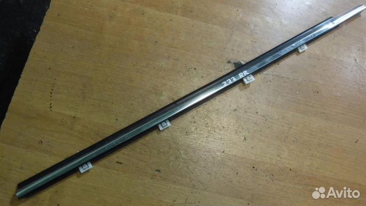 Молдинг стекла задней двери Lexus ES 300