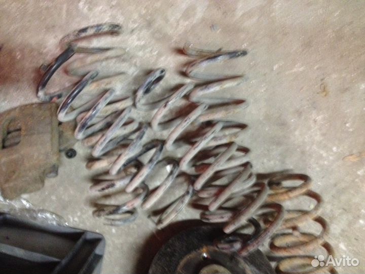 Рено Логан пружина задняя пружины задние