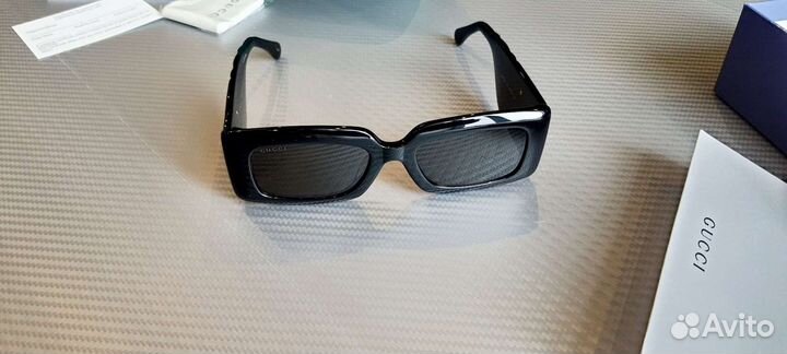 Солнцезащитные очки Gucci GG0811