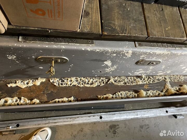 Дверь металлическая банковская