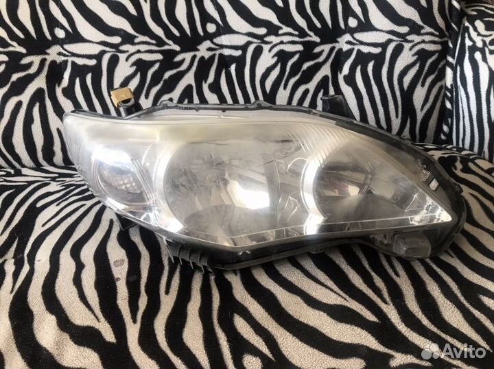 Фара правая Тойота королла 2011 рестайлинг