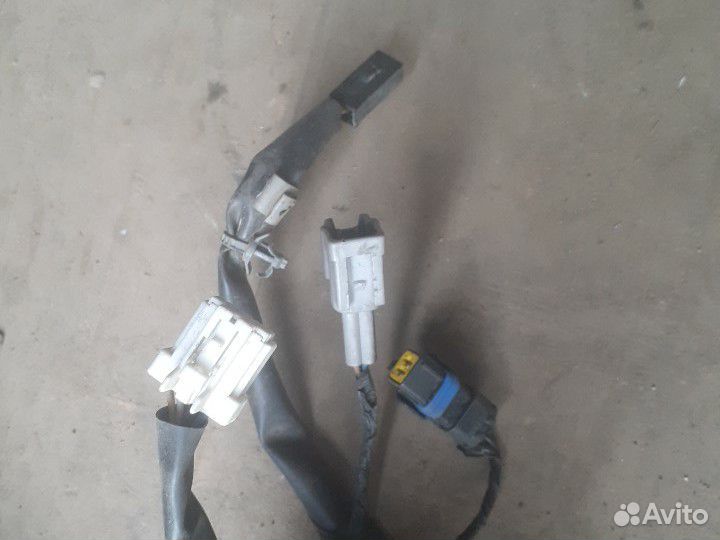 Проводка крышки багажника Nissan Pathfinder