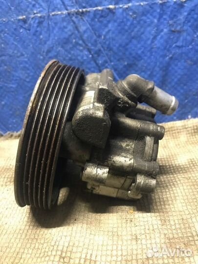 Насос гидроусилителя руля Nissan Almera G15 K4M