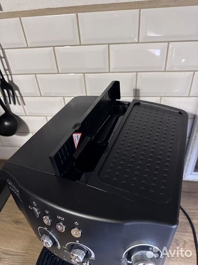 Кофемашина delonghi magnifica esam4000