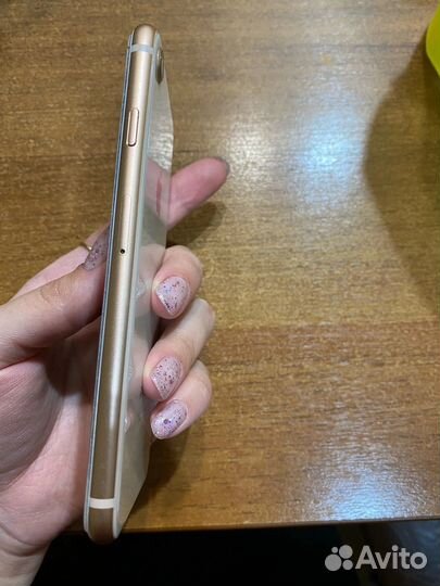 iPhone 8, 64 ГБ