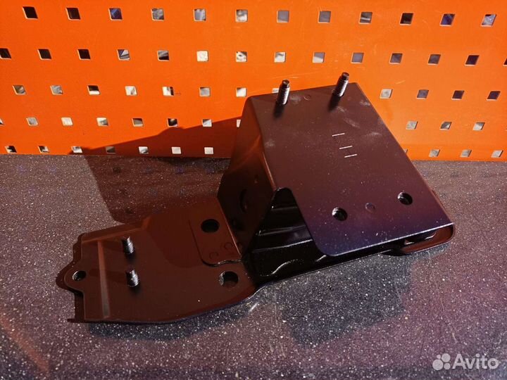 Брус бампера Infinity fx