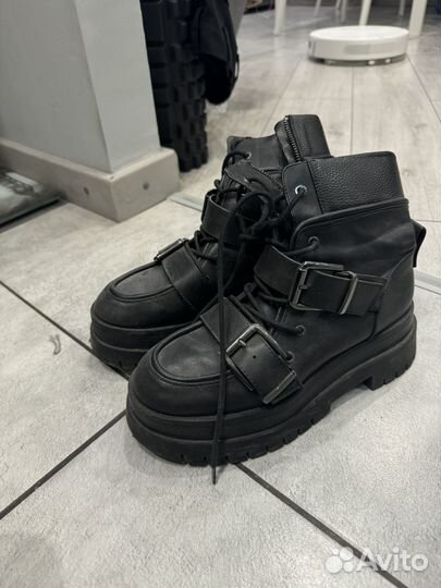 Ботинки bershka