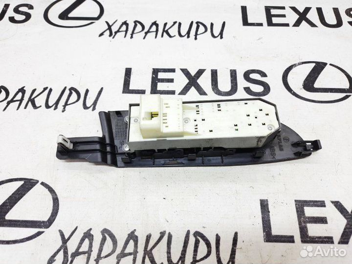 Кнопка стеклоподъемника Toyota Corolla 2013-2019