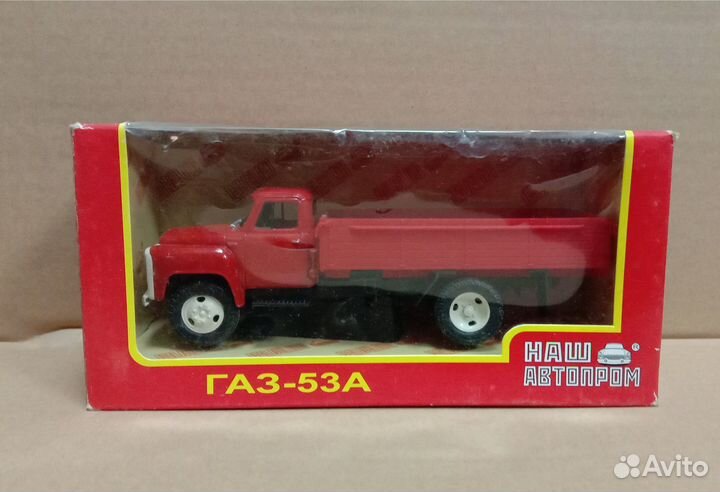 Модели автомобилей 1/43 нап и ultra models