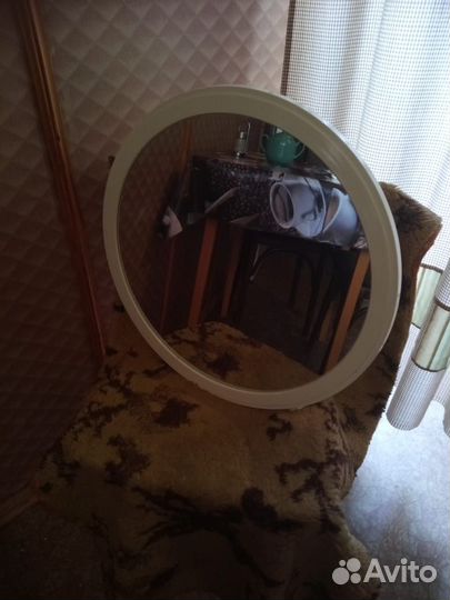 Зеркало настенное в раме