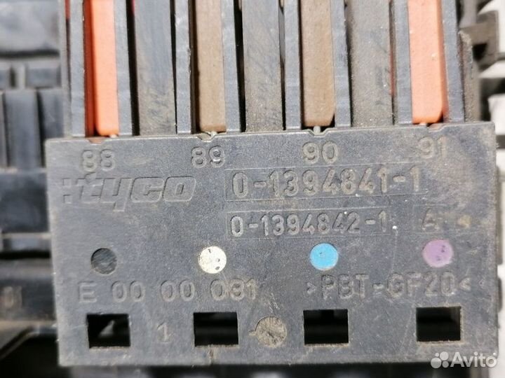 Блок предохранителей моторный Ml 164