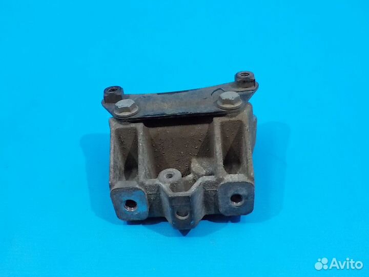 Кронштейн кпп левый volkswagen Golf 6 2008-2013