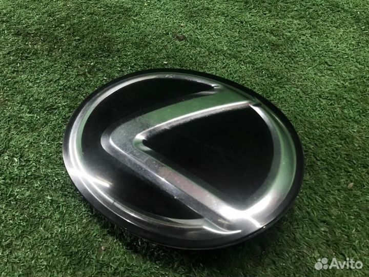 Эмблема решетки радиатора Lexus RX 3 AL10 (2008-20