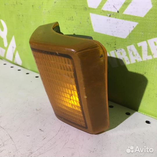Указатель поворота правый желтый Фольксваген Тра
