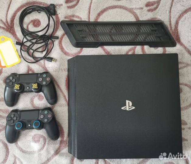 Sony PlayStation 4 PRO 1Tb 9.00, с играми