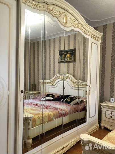 Спальный гарнитур