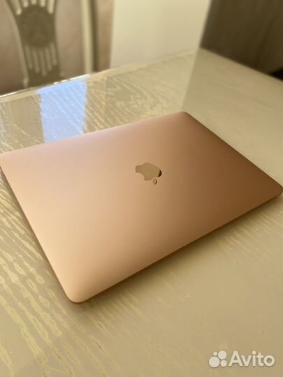 Apple MacBook Air 13 2019gold