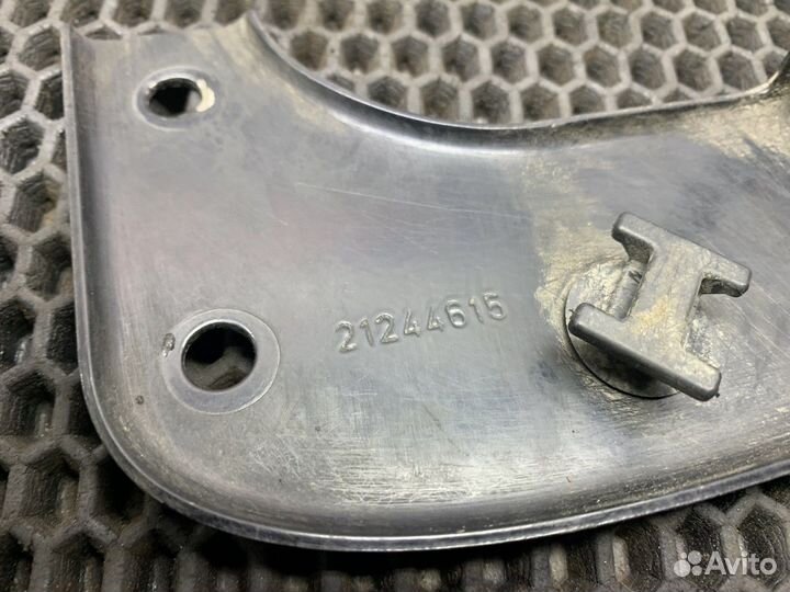 Кронштейн габарита правого Renault T, Volvo FH