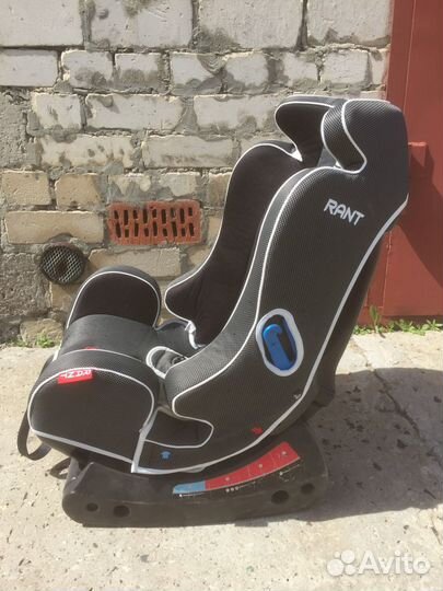 Автомобильное кресло