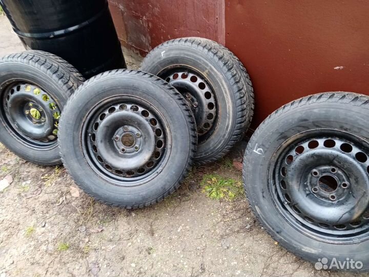 Hankook Winter I'Pike 215/65 R16